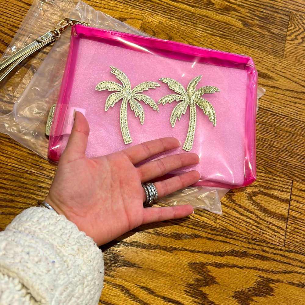 Iilly Pulitzer wristlet